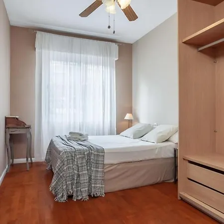 Next To Sagrada Familia 4-bedroom Apartamento *