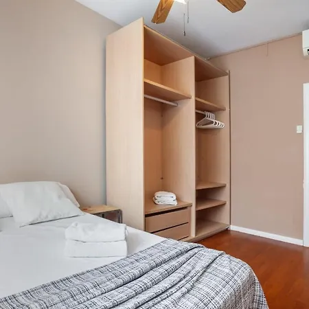 Next To Sagrada Familia 4-bedroom Apartamento *