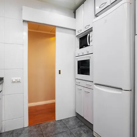Next To Sagrada Familia 4-bedroom Apartamento