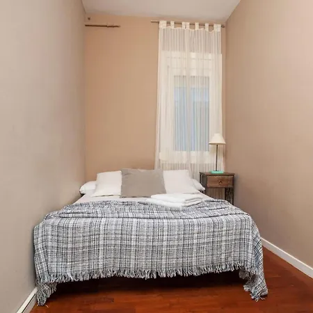 Next To Sagrada Familia 4-bedroom Apartamento Barcelona