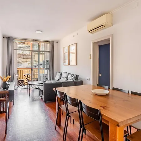 Next To Sagrada Familia 4-bedroom Apartamento *
