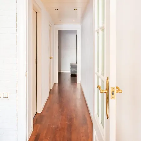 Next To Sagrada Familia 4-bedroom Apartamento Barcelona